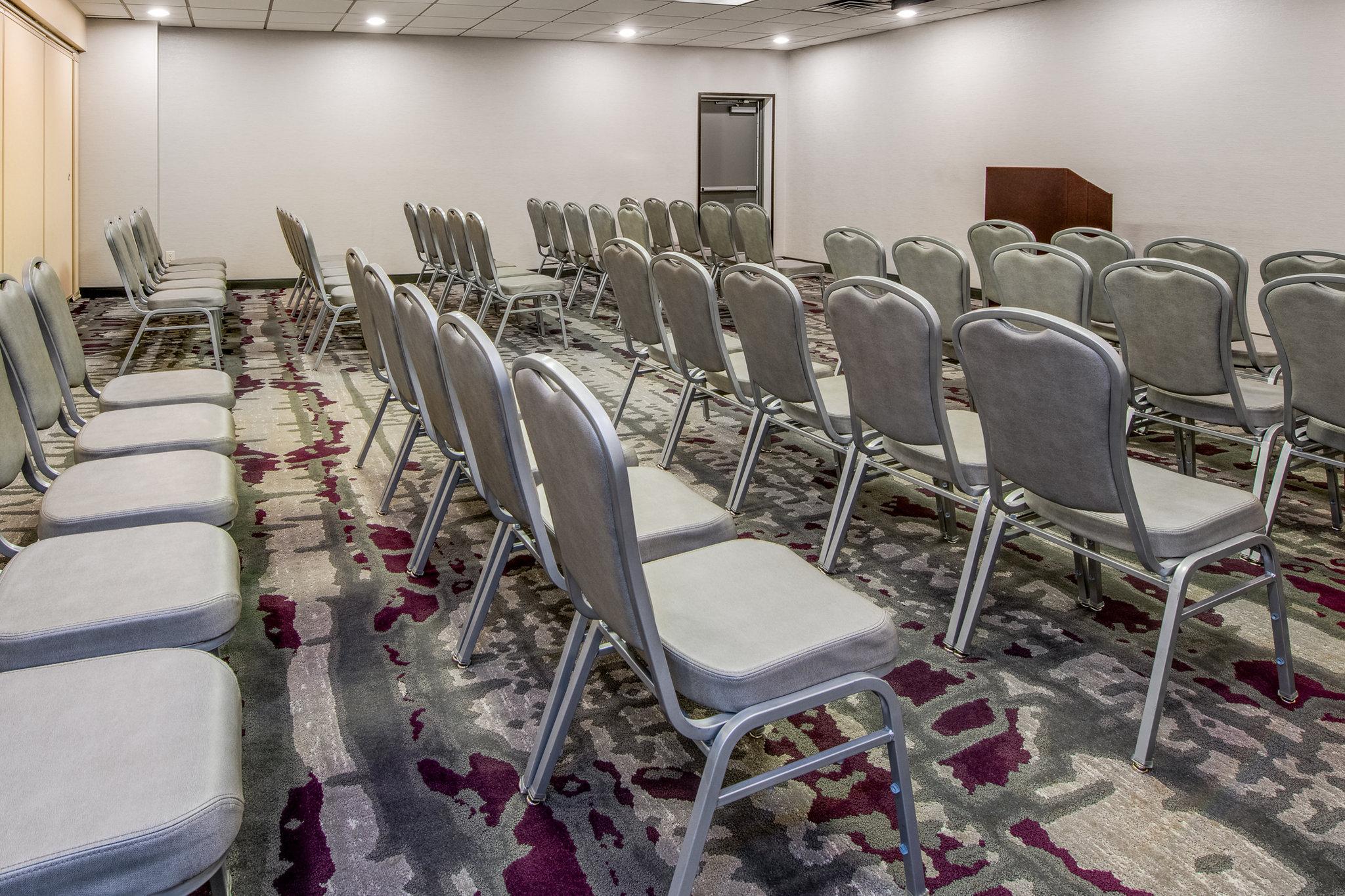Crowne Plaza Milwaukee South By Ihg Exterior foto