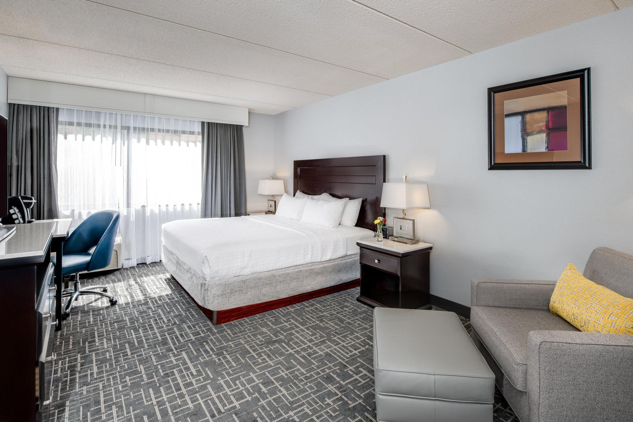 Crowne Plaza Milwaukee South By Ihg Exterior foto
