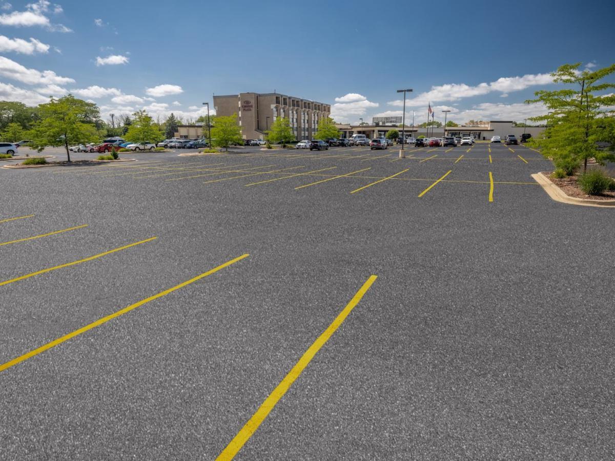 Crowne Plaza Milwaukee South By Ihg Exterior foto