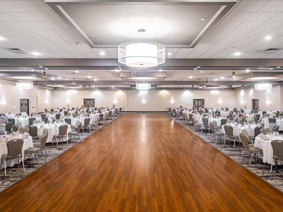Crowne Plaza Milwaukee South By Ihg Exterior foto