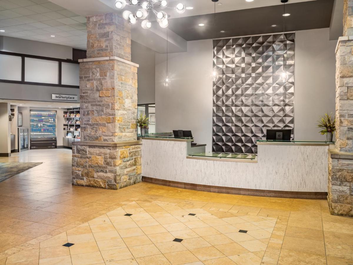Crowne Plaza Milwaukee South By Ihg Exterior foto