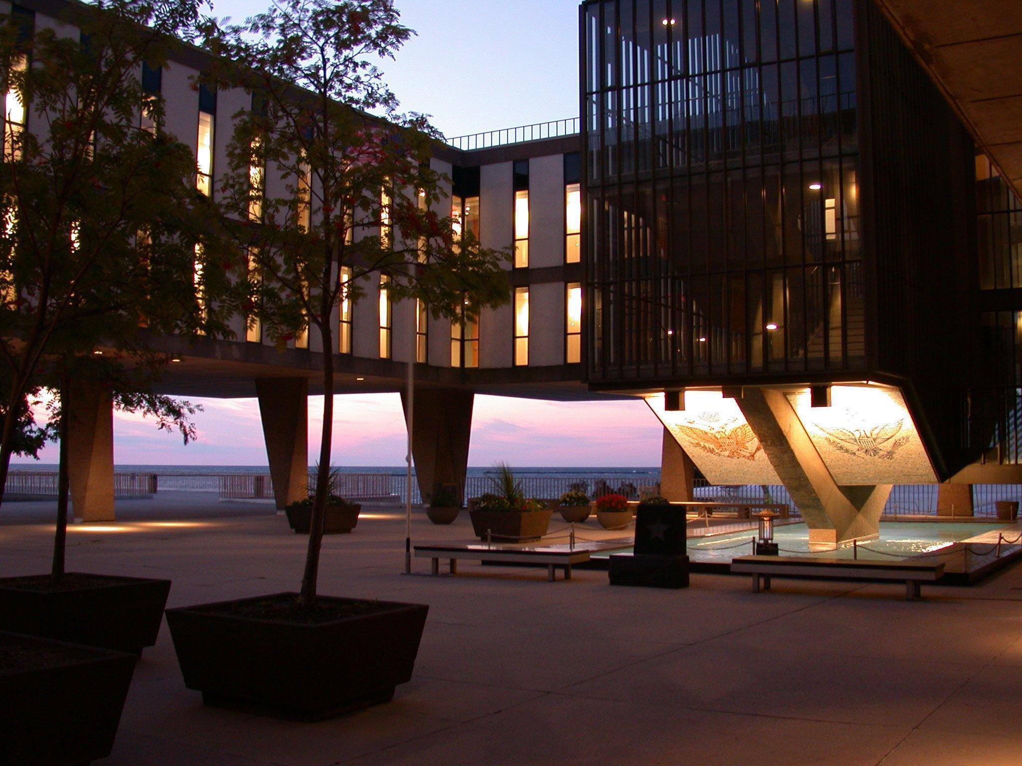 Crowne Plaza Milwaukee South By Ihg Exterior foto