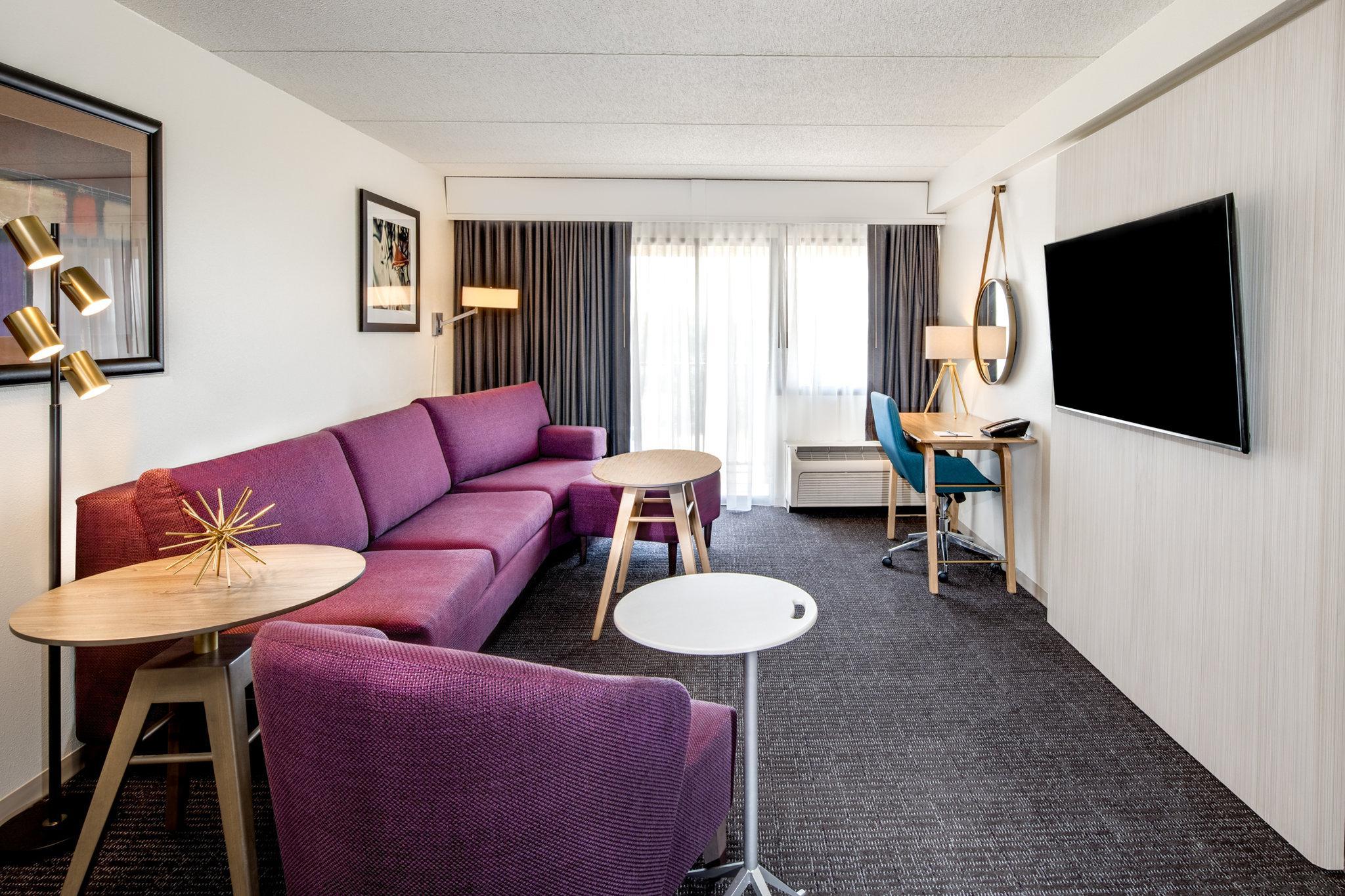 Crowne Plaza Milwaukee South By Ihg Exterior foto